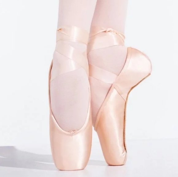 NWT in Box Capezio Pointe Shoes - Picture 8 of 8